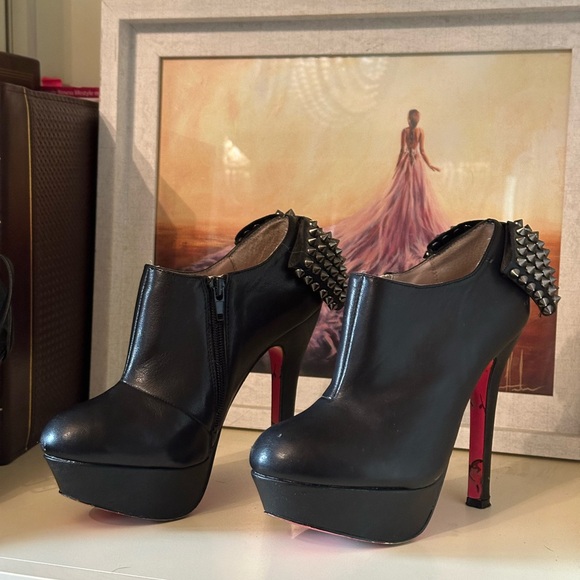 Betsey Johnson Black Studded Heels - Picture 10 of 10